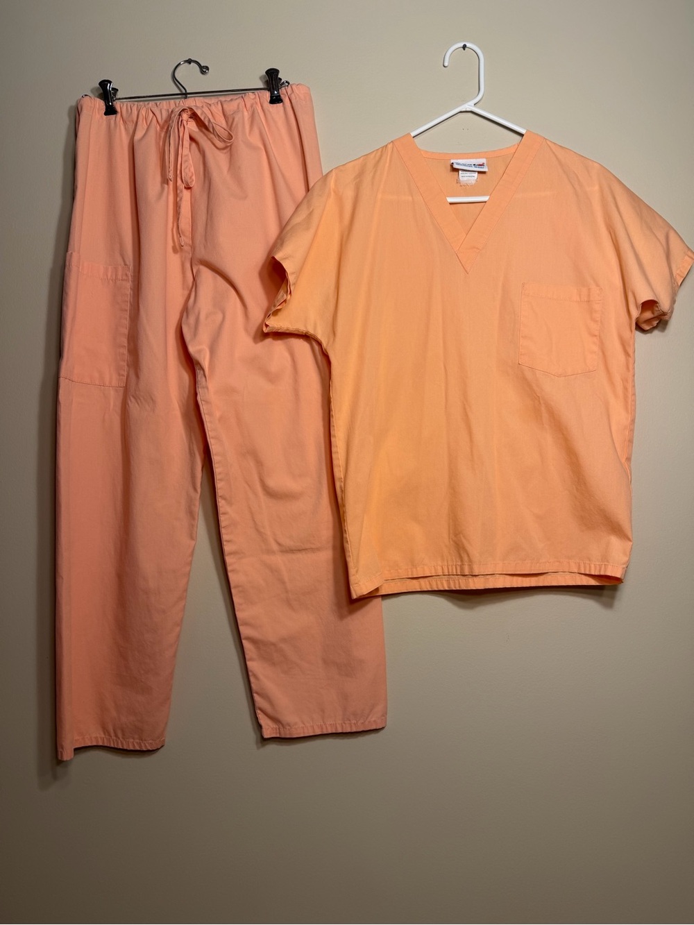 Scrub Set Size XS, Runs Big. Brand Name: Best - Picture 4 of 7